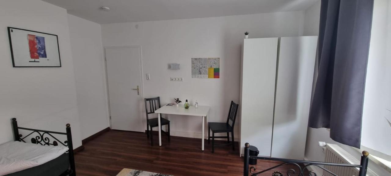 Pension Am Kreisel Kassel Buitenkant foto